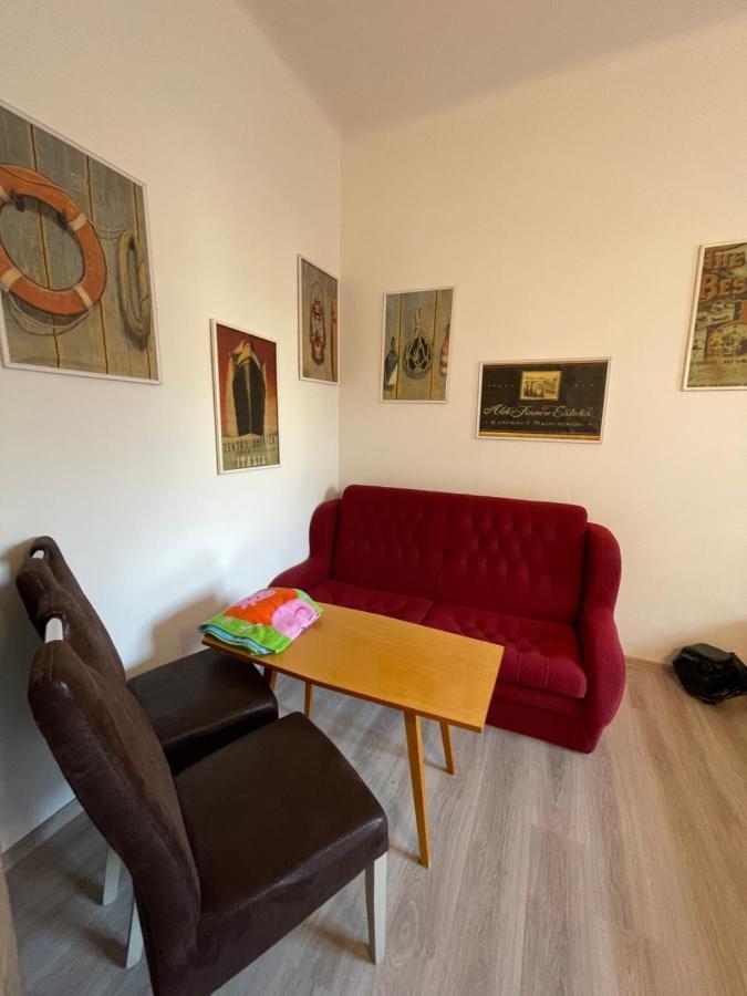Red&Black Apartment City Centr, Na Hradbach 118 ออสตราวา ภายนอก รูปภาพ