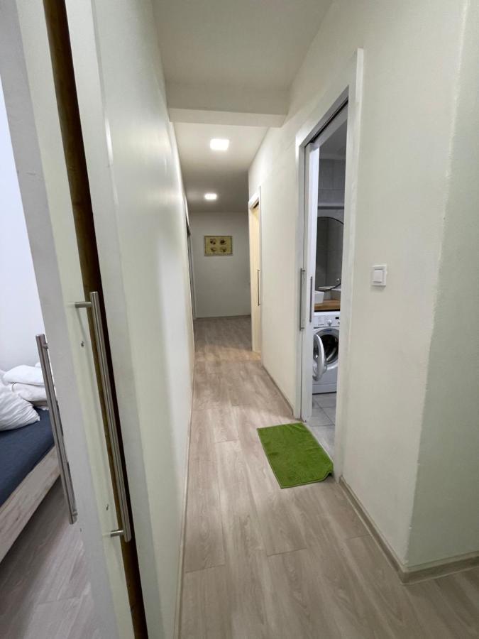 Red&Black Apartment City Centr, Na Hradbach 118 ออสตราวา ภายนอก รูปภาพ