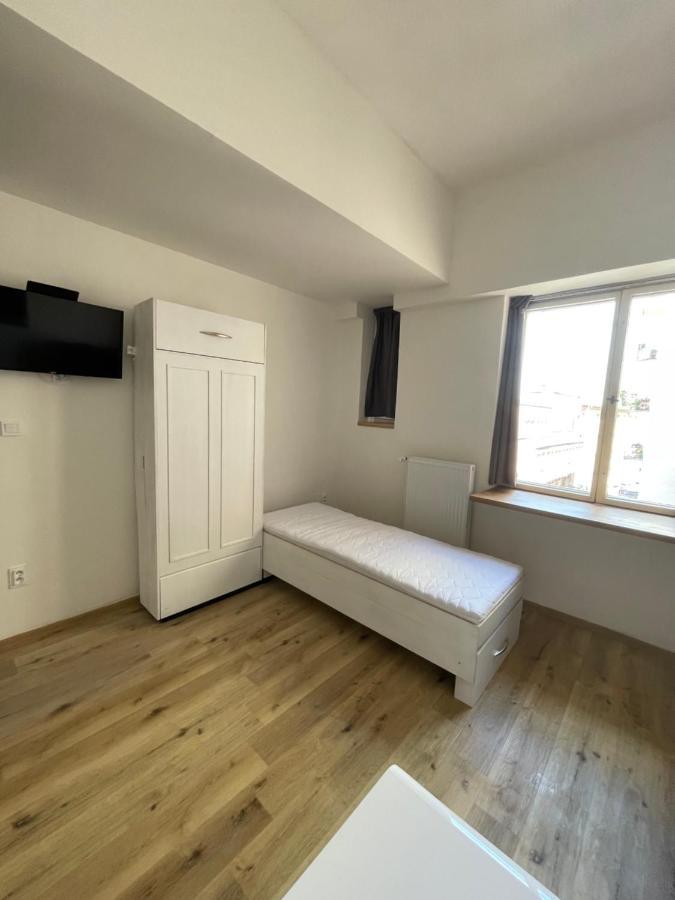 Red&Black Apartment City Centr, Na Hradbach 118 ออสตราวา ภายนอก รูปภาพ