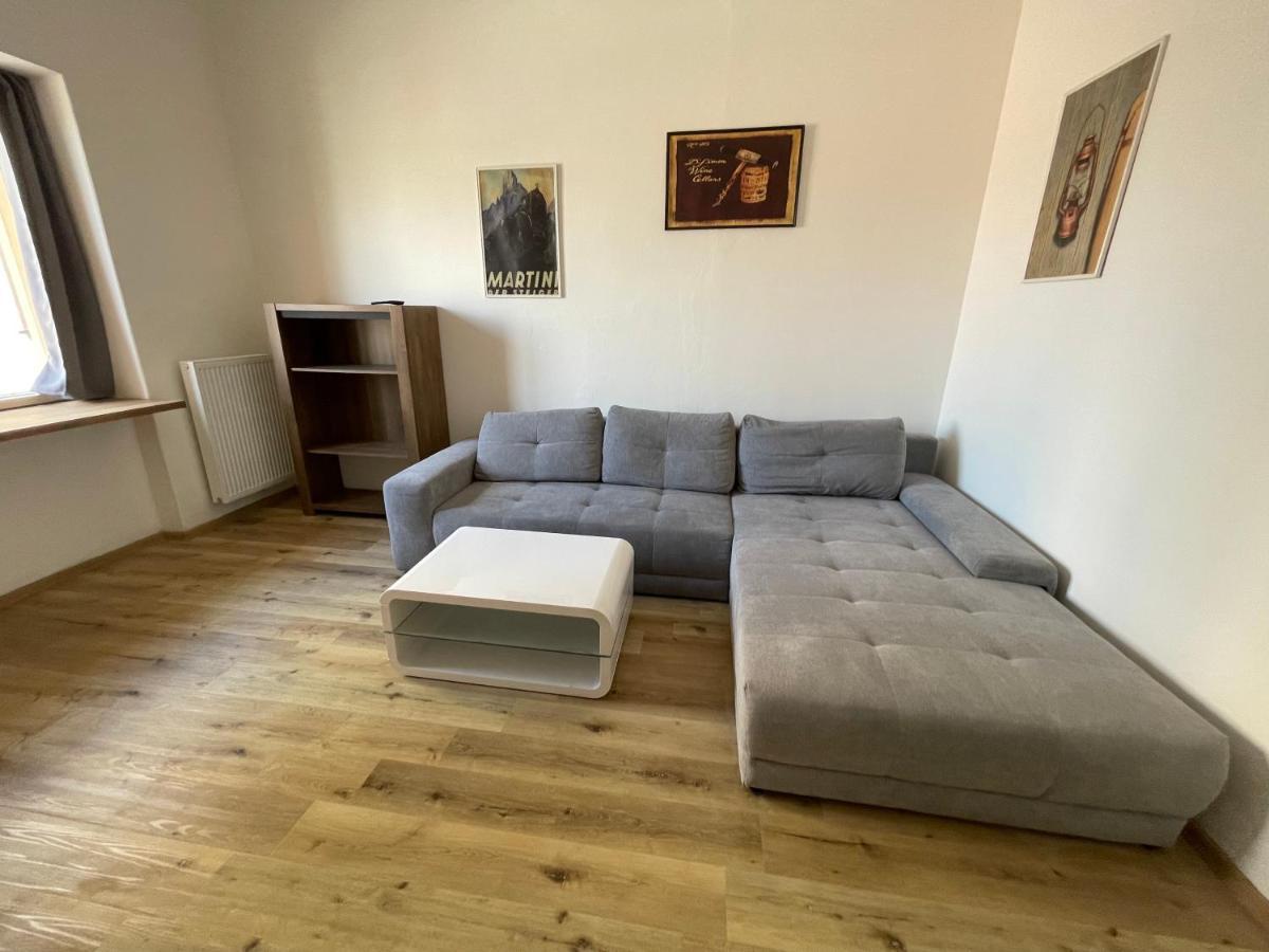 Red&Black Apartment City Centr, Na Hradbach 118 ออสตราวา ภายนอก รูปภาพ