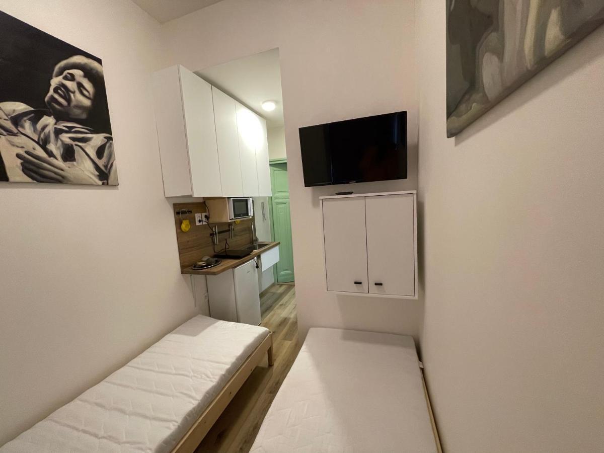 Red&Black Apartment City Centr, Na Hradbach 118 ออสตราวา ภายนอก รูปภาพ