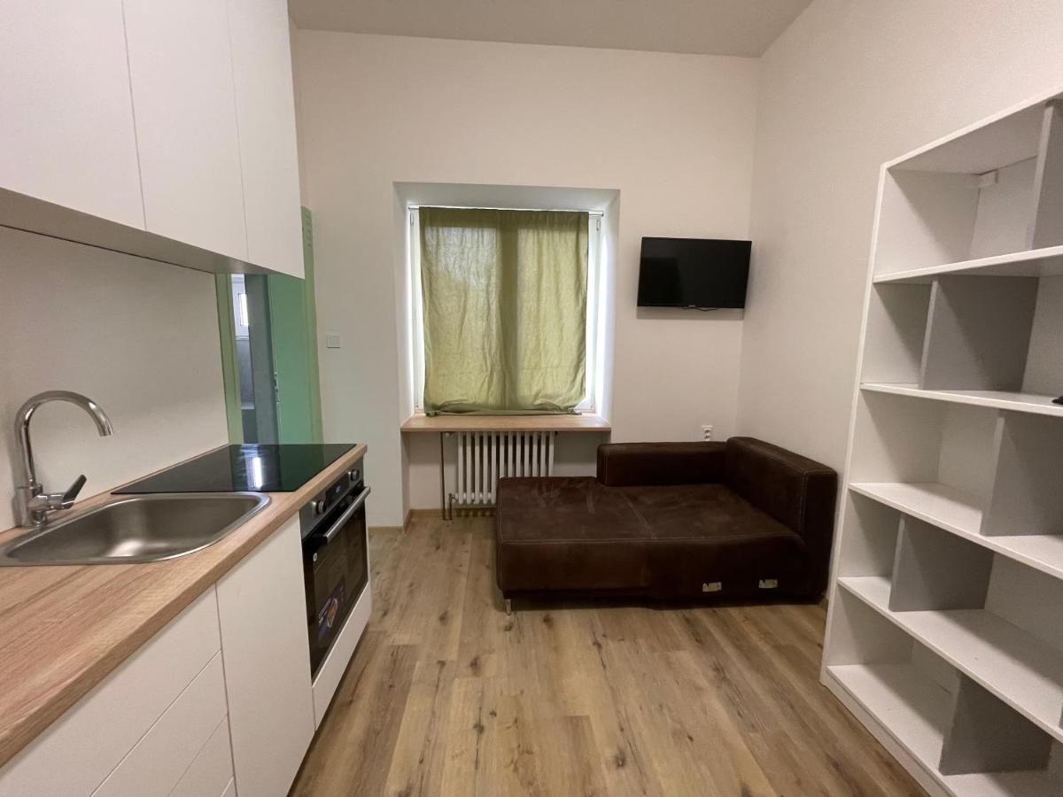 Red&Black Apartment City Centr, Na Hradbach 118 ออสตราวา ภายนอก รูปภาพ