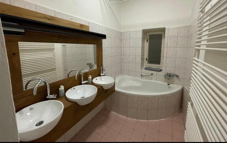 Red&Black Apartment City Centr, Na Hradbach 118 ออสตราวา ภายนอก รูปภาพ
