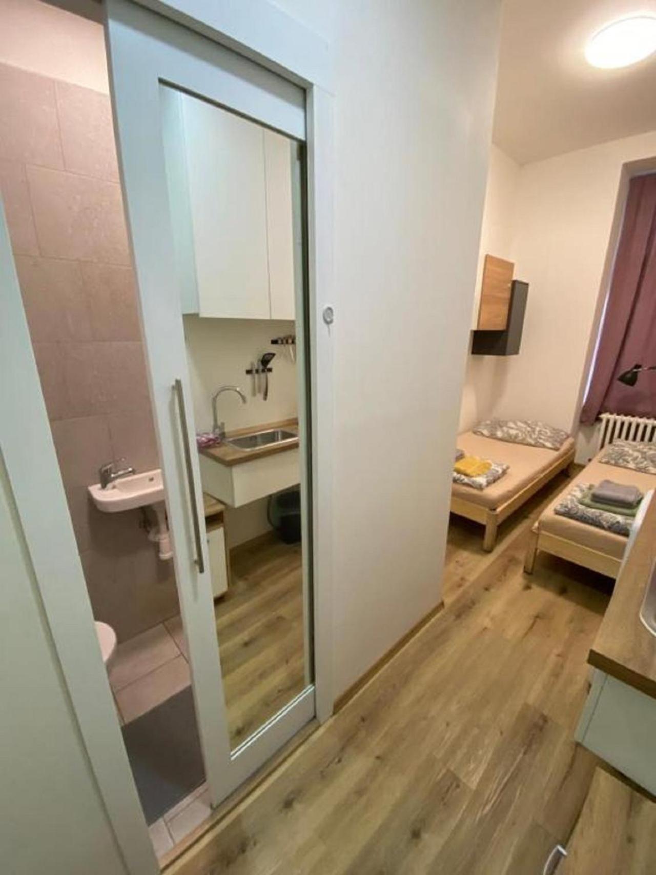 Red&Black Apartment City Centr, Na Hradbach 118 ออสตราวา ภายนอก รูปภาพ