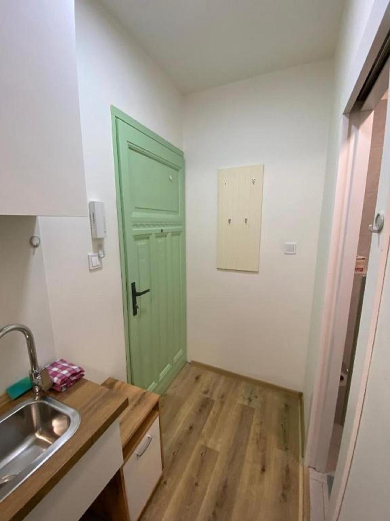Red&Black Apartment City Centr, Na Hradbach 118 ออสตราวา ภายนอก รูปภาพ